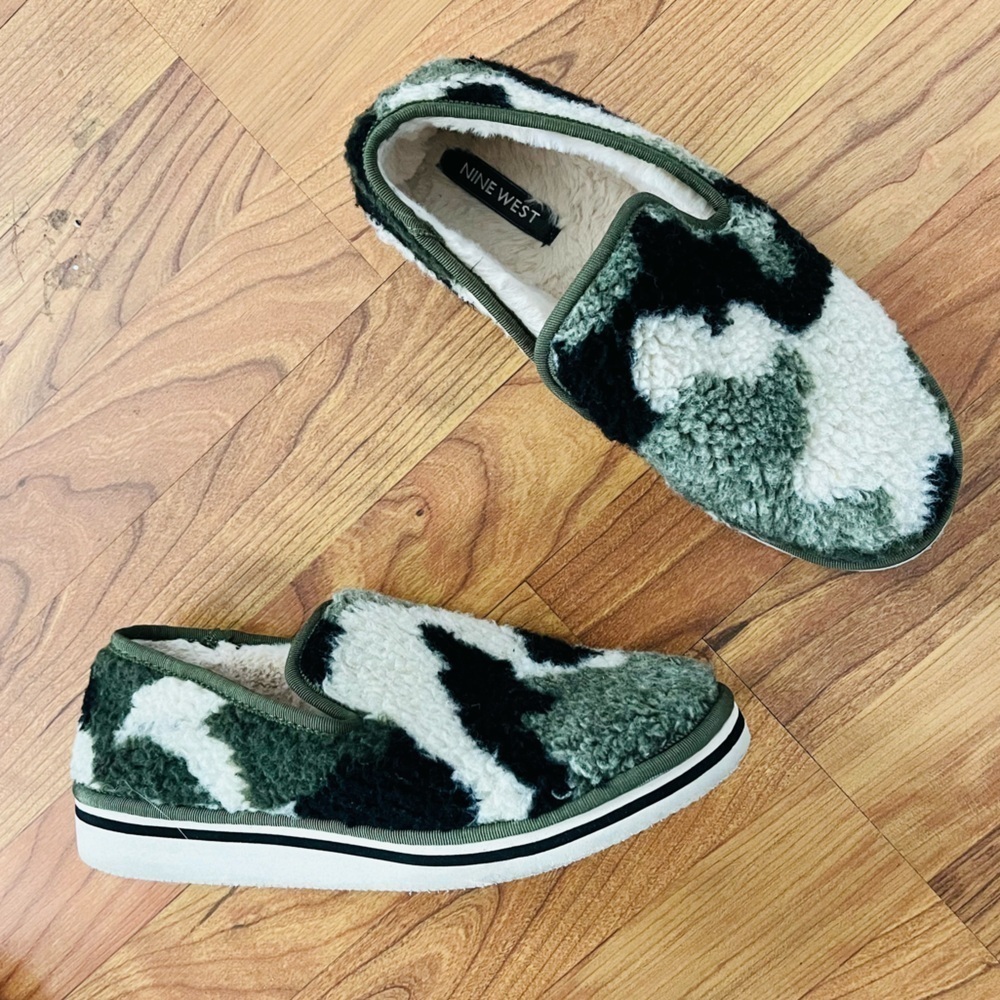 Nine‎ West Camouflage Fuzzy Slippers